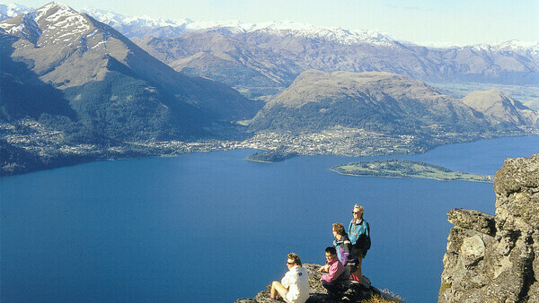 Lake Wakatipu Tourism-New-Zealand
